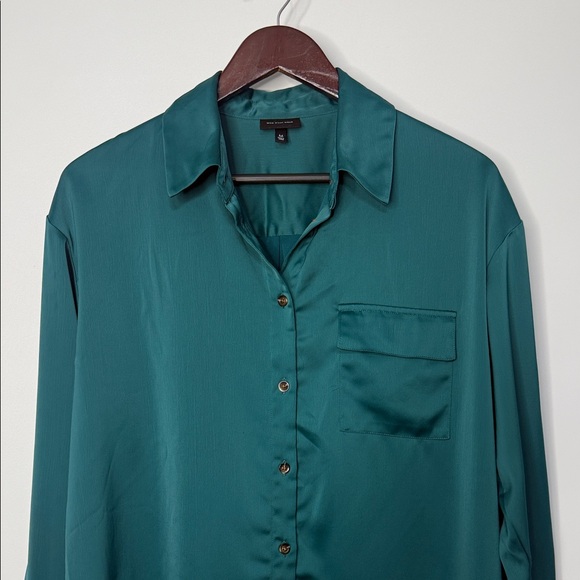 Who What Wear Teal Satin Button-Up Blouse Size Medium - Picture 4 of 8